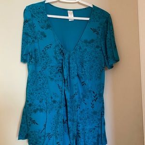 Women’s shirt sleeved flowy top XL